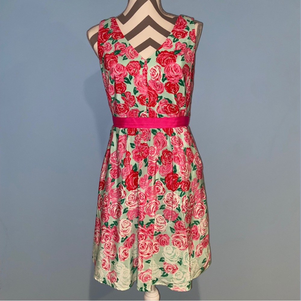 POCKETS! Vineyard Vines Exclusive Derby Day Collection, Pink Roses Mint Green